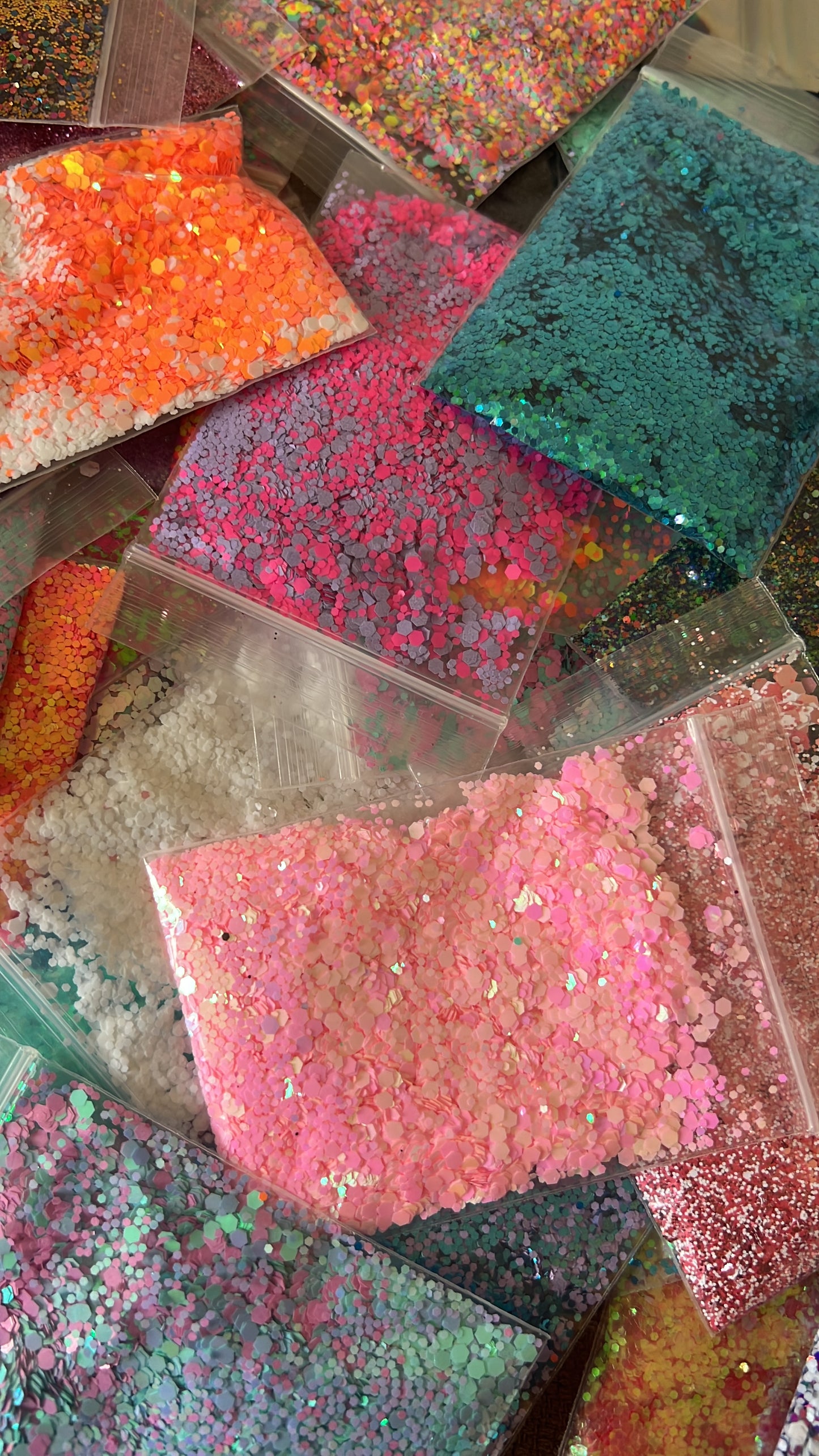 POUR LIVE - Choose Your Glitter Tags